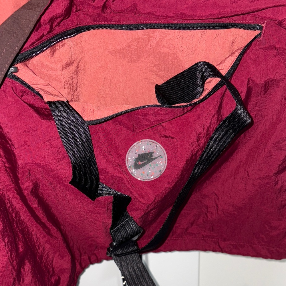 Nike Packable Windbreaker Jacket - image 4